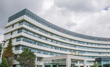 嘉興綜合保稅區(qū)興業(yè)路東側(cè)、大橋港南側(cè)、東巡邏通道西側(cè)、區(qū)和路北側(cè)。
